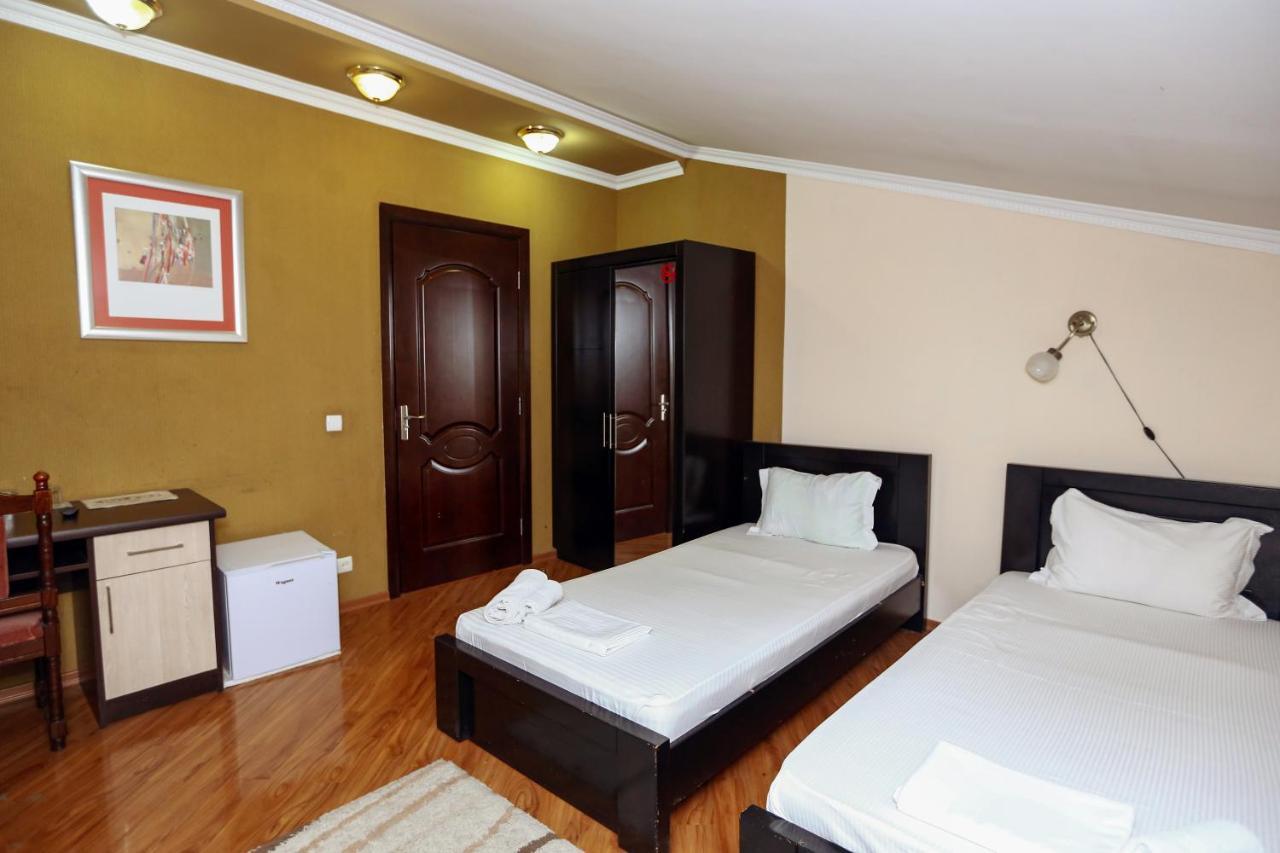 Hotel Isaka Tbilissi Extérieur photo