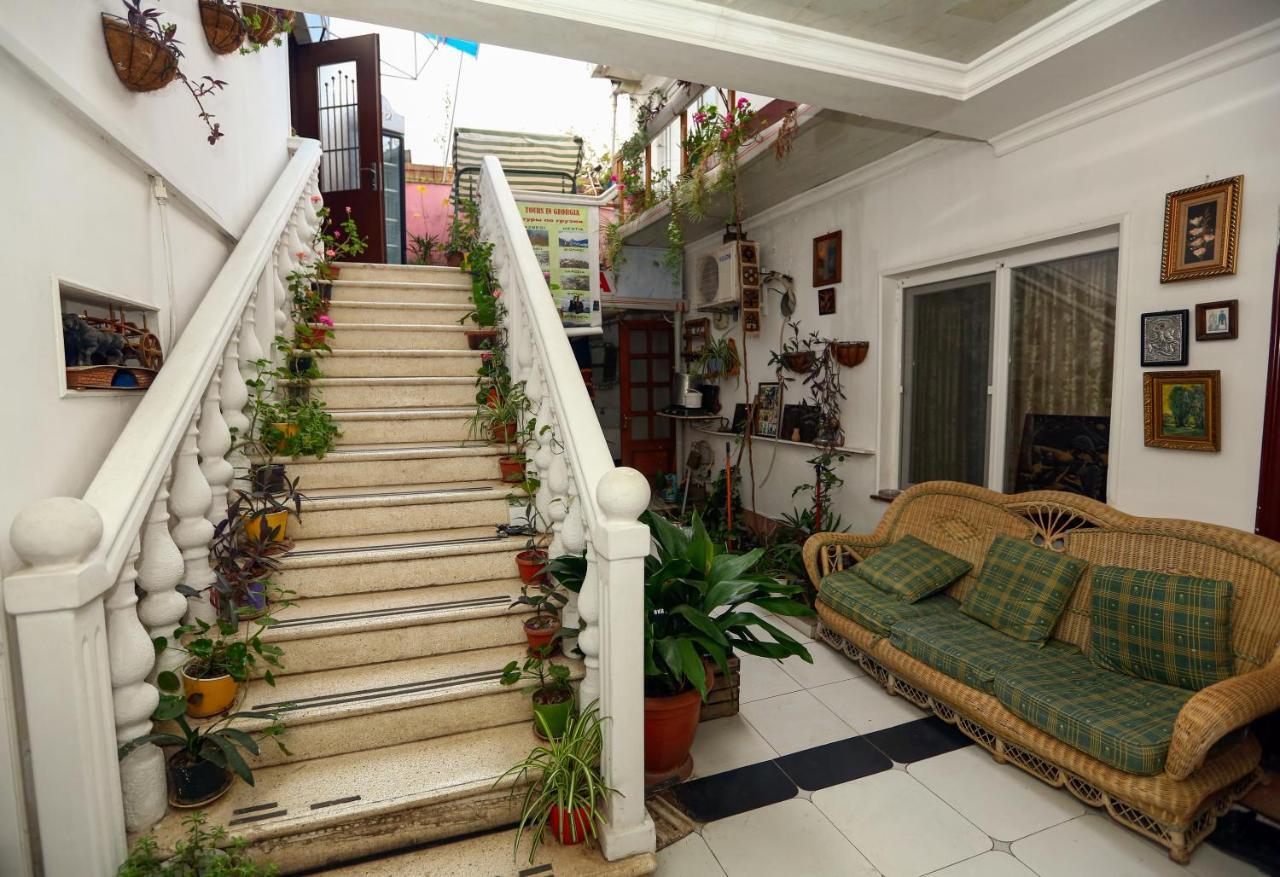 Hotel Isaka Tbilissi Extérieur photo