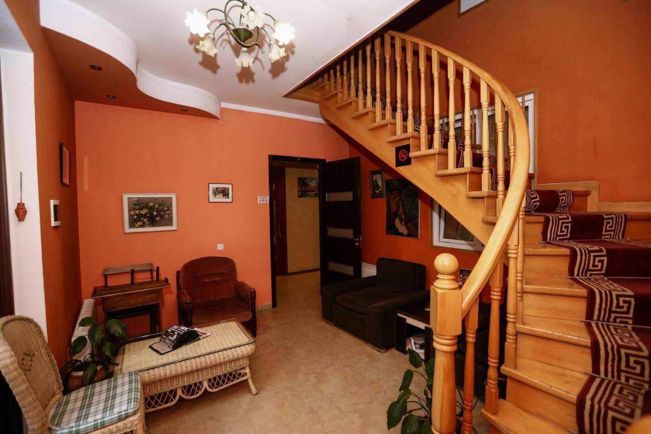 Hotel Isaka Tbilissi Extérieur photo